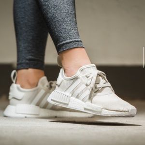 ADIDAS 🤩 NMD R1 WOMEN SIZE 8 TALC CREME